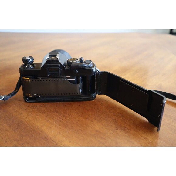 Yashica FX-3 35mm Film SLR Camera with DSB 135mm Lens Japan For Parts/Repair - Picture 6 of 13